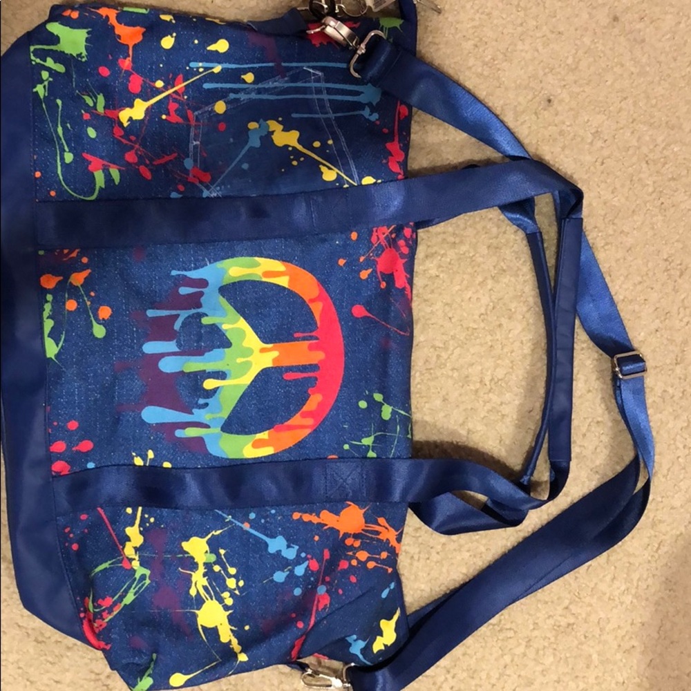 Too trendz duffel bag